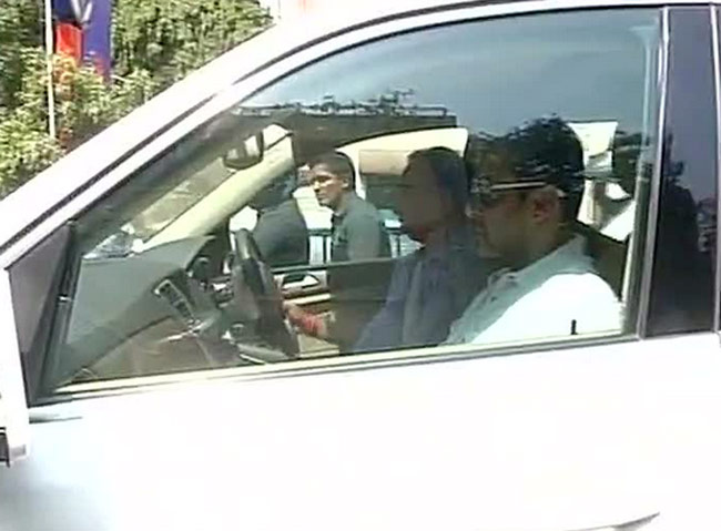 Hit & Run case: फैसले के दिन सुबह से शाम ऐसे नजर आए 'भाईजान'