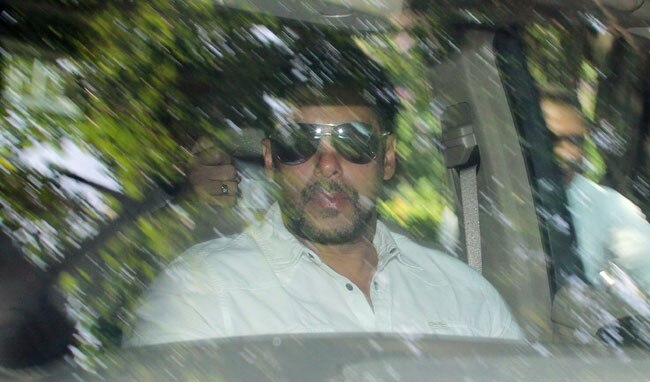 Hit & Run case: फैसले के दिन सुबह से शाम ऐसे नजर आए 'भाईजान'