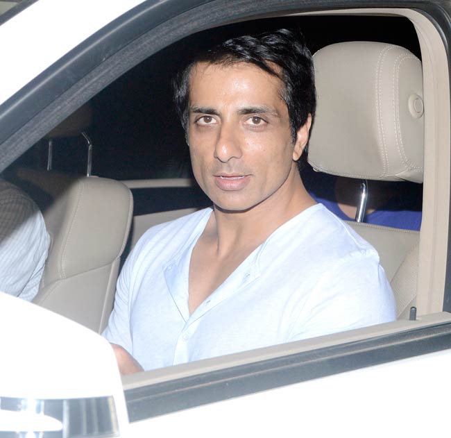 फिल्म पीकू की स्क्रीनिंग पर बॉलीवुड सितारे