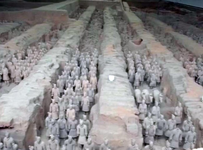 चीन में मिट्टी की मूर्तियों के बीच PM मोदी