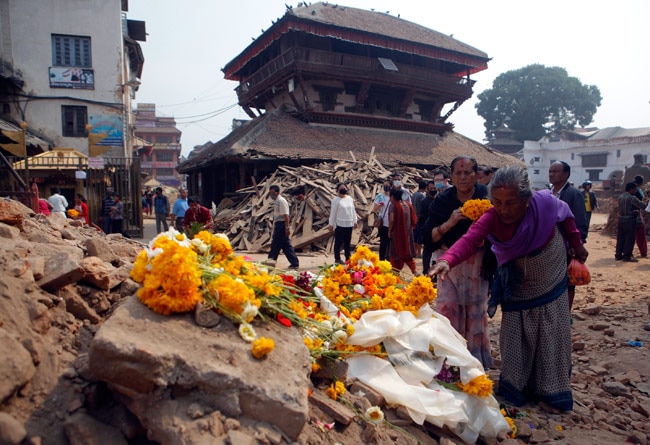 दोहरे भूकंप से फिर हिली भारत और नेपाल की धरती