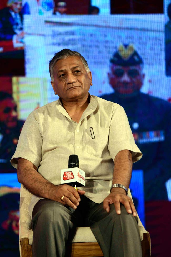 मंथन: वीके सिंह बोले- समय के मुताबिक तय होती है विदेश नीति