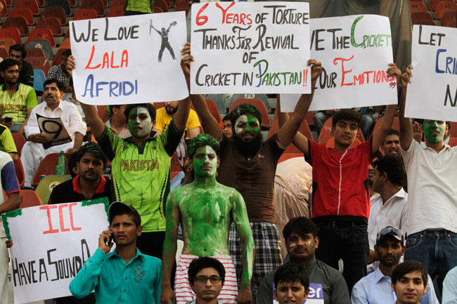 PAK-जिंबाब्वे के बीच मैच में पोस्टरों में छाया रहा 'INDIA'