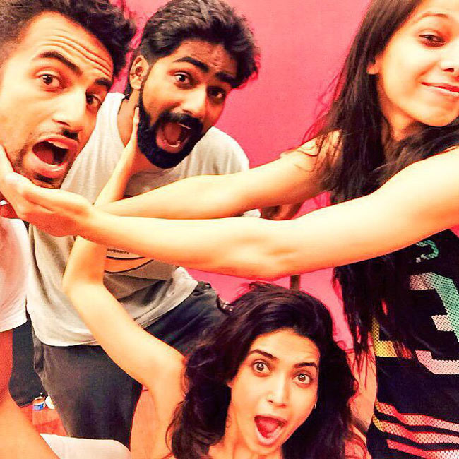 इन तस्वीरों में कुछ ज्यादा ही नजदीक दिखे उपेन-करिश्मा