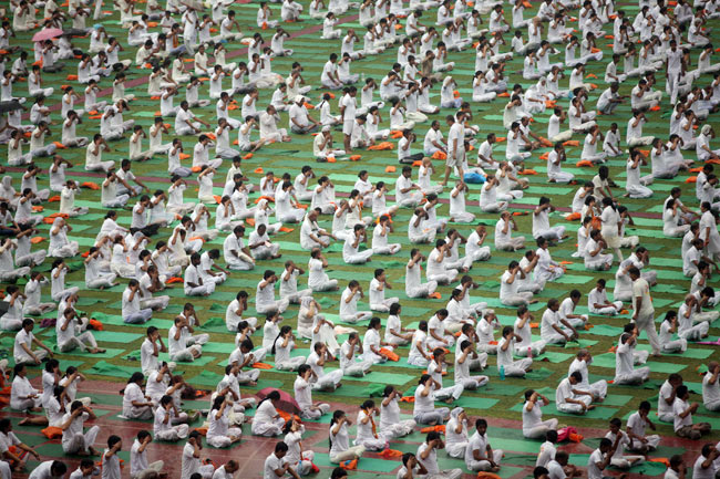 योग दिवस से पहले बाबा रामदेव की 'योगा क्लास'