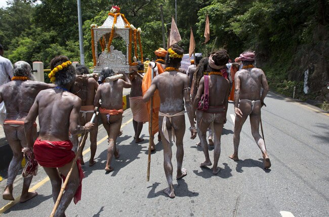 मानसून में कामाख्या देवी मंदिर में अंबुबासी मेले के रंग
