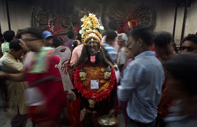 मानसून में कामाख्या देवी मंदिर में अंबुबासी मेले के रंग