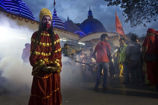 मानसून में कामाख्या देवी मंदिर में अंबुबासी मेले के रंग