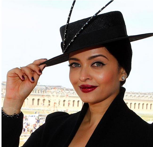 आपका दिल लूट लेगा ऐश्वर्या का ये लुक