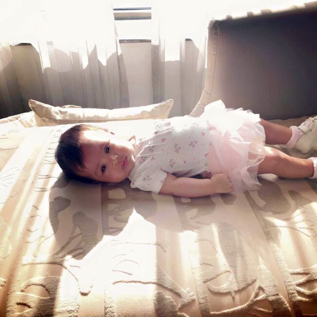 बांग्लादेश रवाना होने से पहले जिवा के साथ बिजी हैं 'डैडी कूल' धोनी