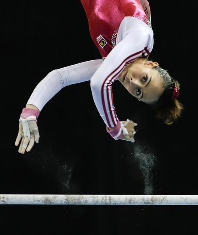 मलेशियाई जिमनास्ट फराह की इन तस्वीरों पर मचा हंगामा