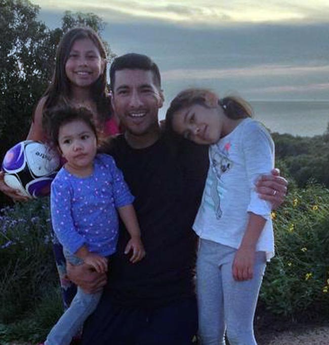 #SelfieWithDaughter पर दुनियाभर के लोग शेयर कर रहे तस्वीर