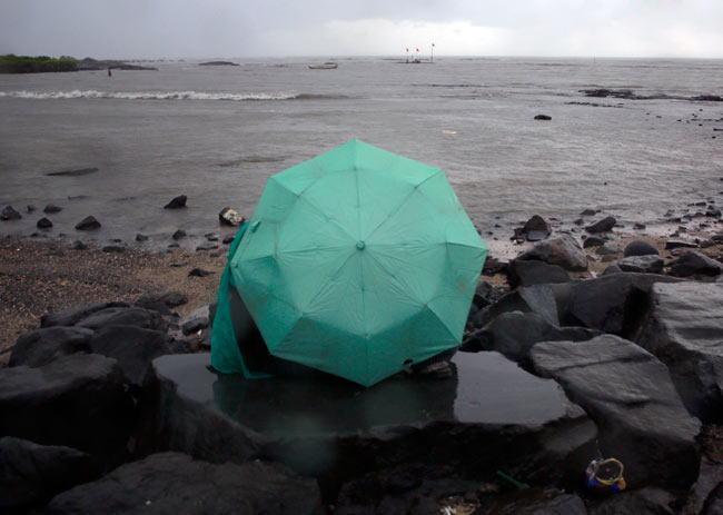 थोड़ी सी बारिश हुई है, थोड़ी है बाकी