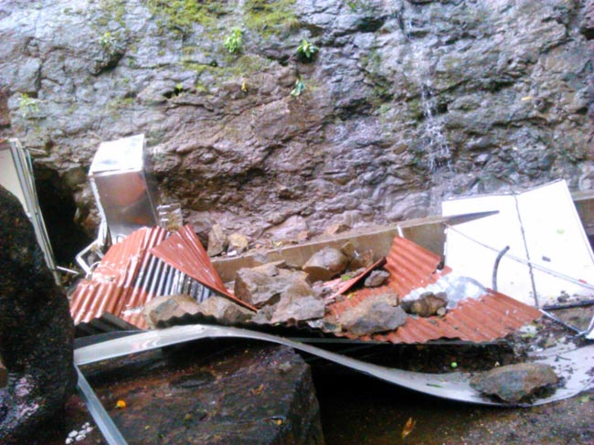 मुंबई- पुणे हाईवे पर भूस्खलन, ट्रैफिक हुआ सुस्त