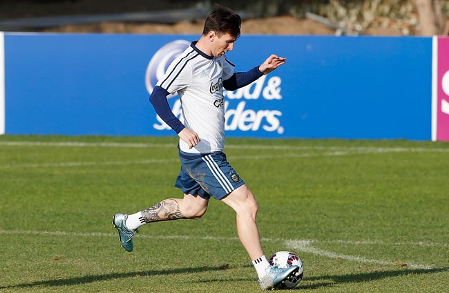 फुटबॉल के जादूगर लियोनेल मेसी को हैप्पी बर्थडे