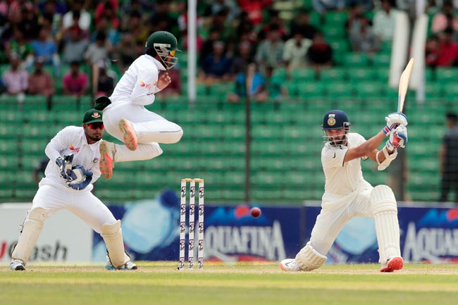 INDvsBAN Day-3: बारिश की आंख-मिचौली के बीच मुरली-रहाणे छाए