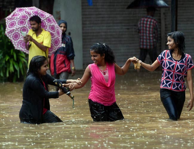 राहत की बारिश से सुहाना हुआ मौसम