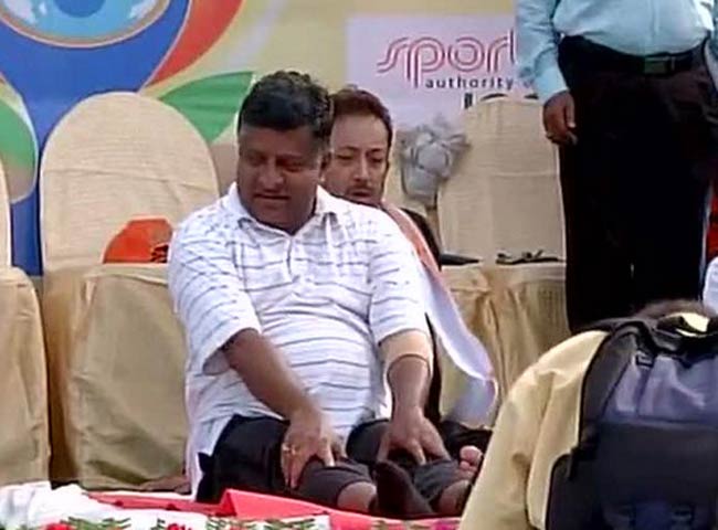 योग दिवस: राजनेताओं पर भी चढ़ा योग का रंग