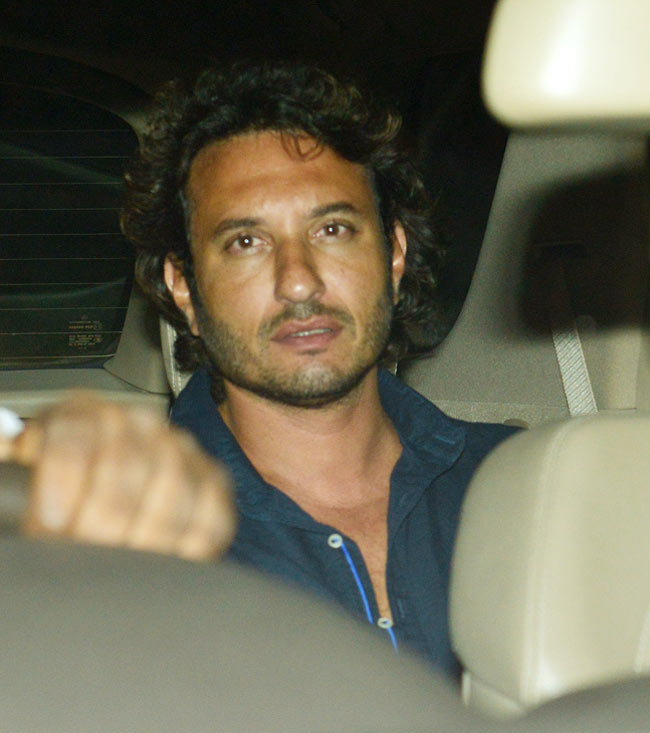 'दिल धड़कने दो' की स्क्रीनिंग पर लगा बॉलीवुड सेलेब्रिटीज का तांता