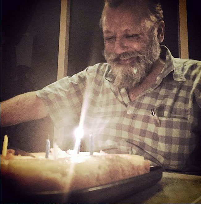 बॉलीवुड स्टार्स ने इंस्टाग्राम पर शेयर की अपनी मस्तियां