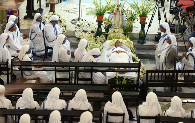 कोलकाता में सिस्टर निर्मला जोशी का निधन