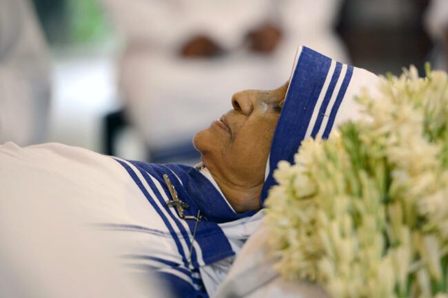 कोलकाता में सिस्टर निर्मला जोशी का निधन