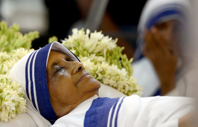 कोलकाता में सिस्टर निर्मला जोशी का निधन