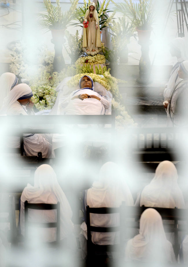 कोलकाता में सिस्टर निर्मला जोशी का निधन