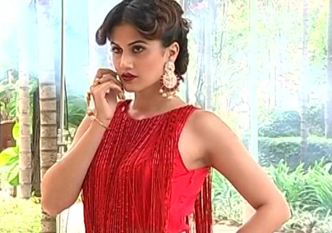 जब दुल्हन बनीं तापसी पन्नू