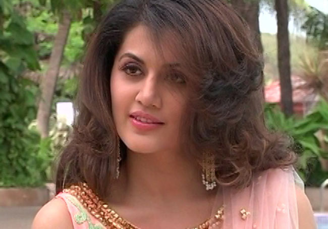 जब दुल्हन बनीं तापसी पन्नू