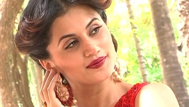 जब दुल्हन बनीं तापसी पन्नू