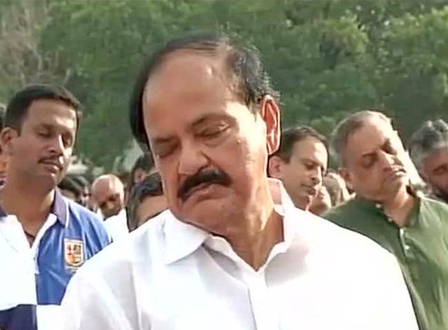 योग दिवस: राजनेताओं पर भी चढ़ा योग का रंग