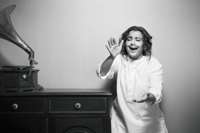 विद्या बालन ने लगाईं मूंछें, देखें शानदार तस्वीरें