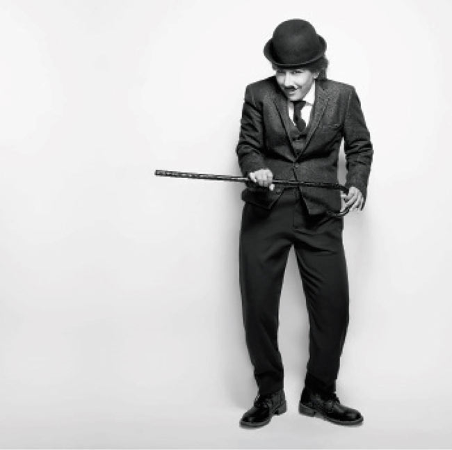 विद्या बालन ने लगाईं मूंछें, देखें शानदार तस्वीरें