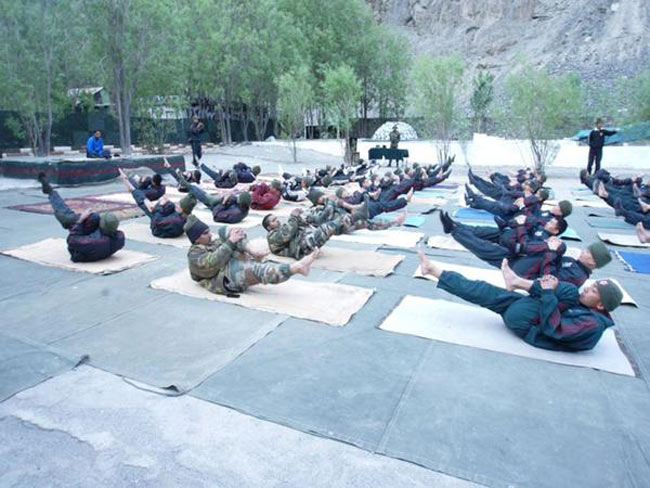 सियाचिन में भी छाया योग, प्रैक्ट‍िस में जुटी सेना