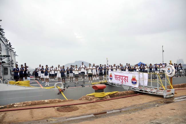 बर्फ से समंदर तक भारतीय सेना ने बिखेरा योग का जादू