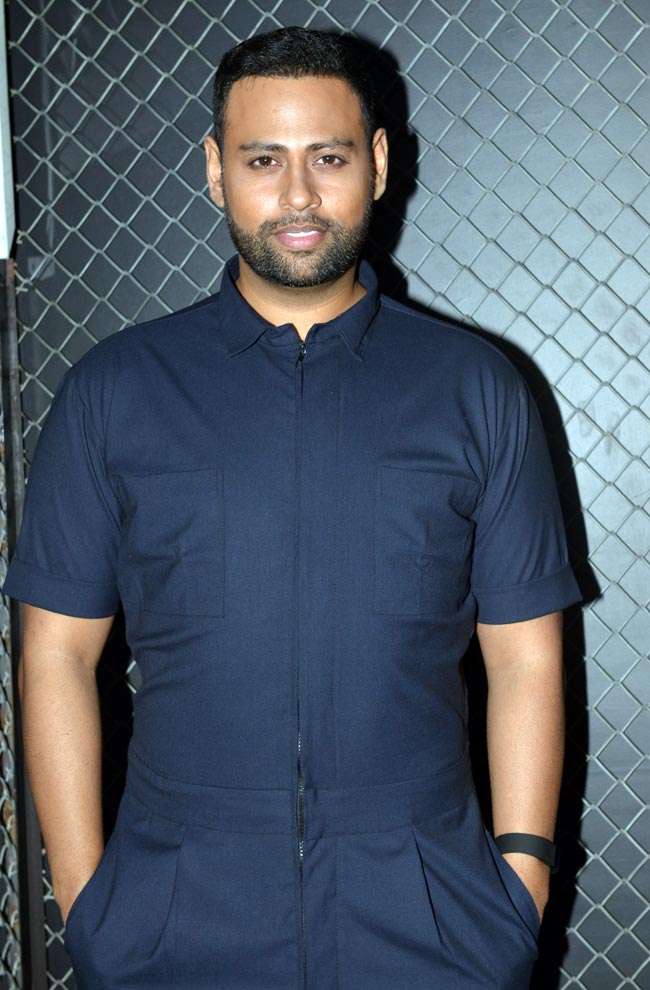 एली अवराम की बर्थडे पार्टी में शामिल हुए ये बॉलीवुड सितारे