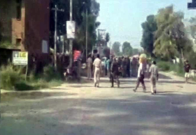 पंजाब के गुरदासपुर में आतंकी हमला, देखें लाइव तस्वीरें...