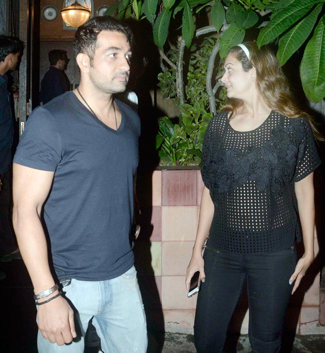 सैफ-करीना की डिनर पार्टी पर कटरीना-रणबीर समेत पहुंचे कई सितारे