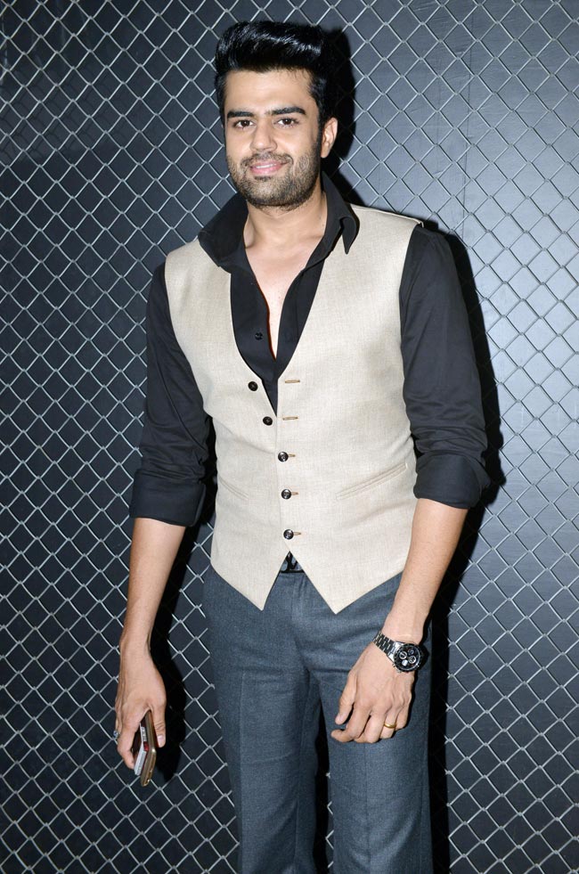 एली अवराम की बर्थडे पार्टी में शामिल हुए ये बॉलीवुड सितारे