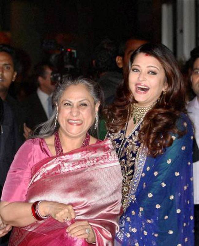 बॉलीवुड बहुएं, जब नजर आईं अपनी सास के संग