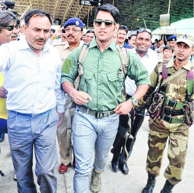 देखें टीम इंडिया के वनडे कप्तान धोनी की बेहद पर्सनल तस्वीरें