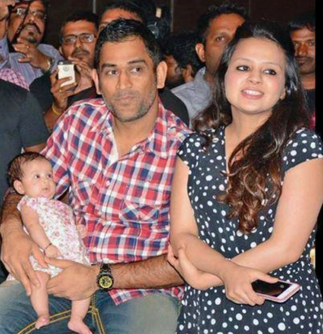 देखें टीम इंडिया के वनडे कप्तान धोनी की बेहद पर्सनल तस्वीरें