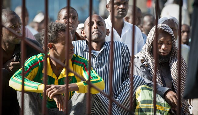 तस्वीरें: दुनियाभर में ईद की रौनक