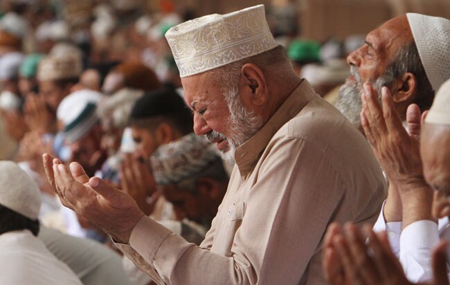 तस्वीरें: दुनियाभर में ईद की रौनक