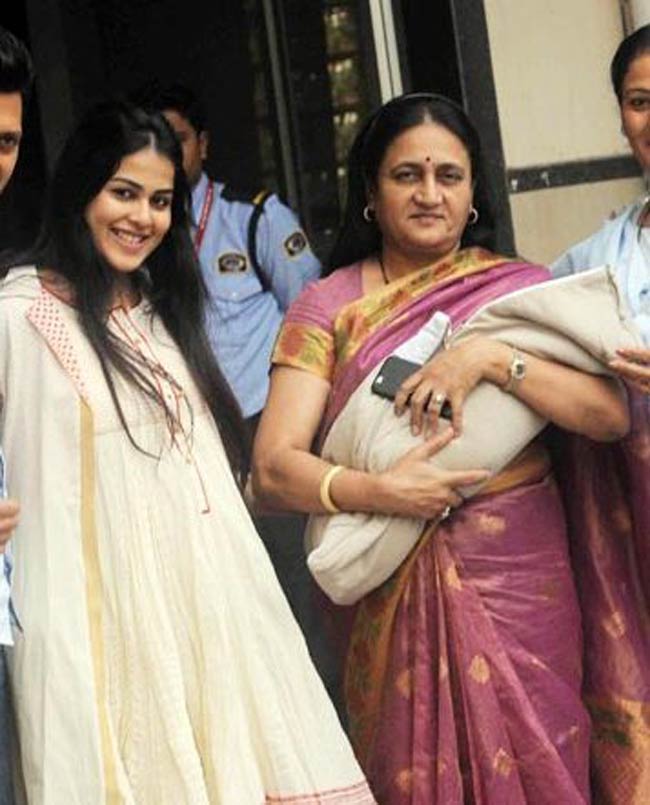 बॉलीवुड बहुएं, जब नजर आईं अपनी सास के संग