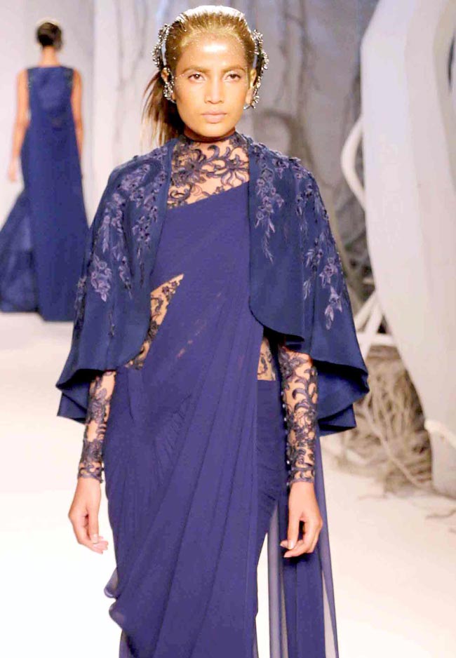 शो स्टॉपर कल्कि ने रैंप पर बिखेरा जलवा