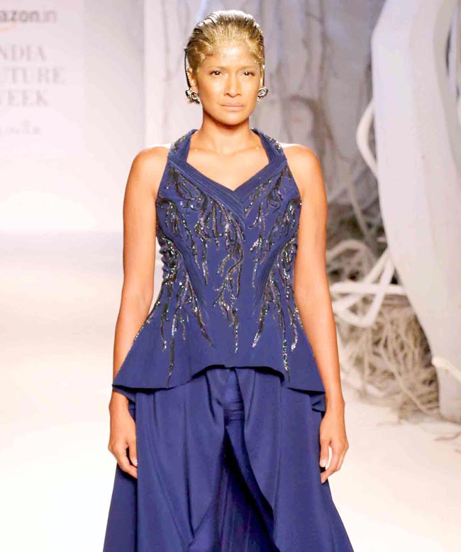 शो स्टॉपर कल्कि ने रैंप पर बिखेरा जलवा