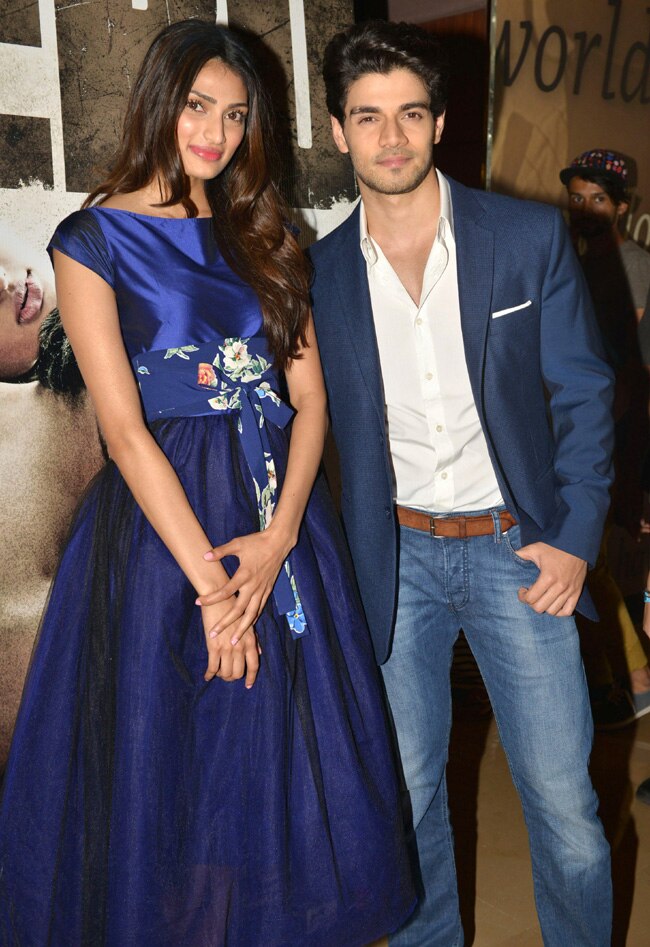 'हीरो' के ट्रेलर लॉन्च पर सलमान के गले लग रोए सूरज