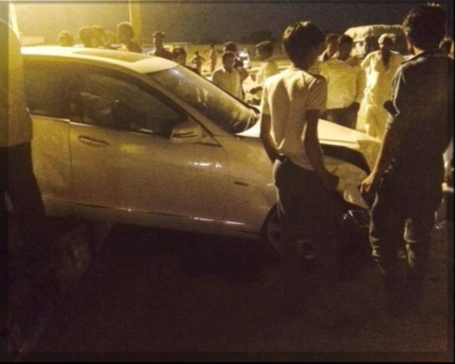 तस्वीरें: सड़क हादसे में लहूलुहान हुईं हेमा मालिनी...